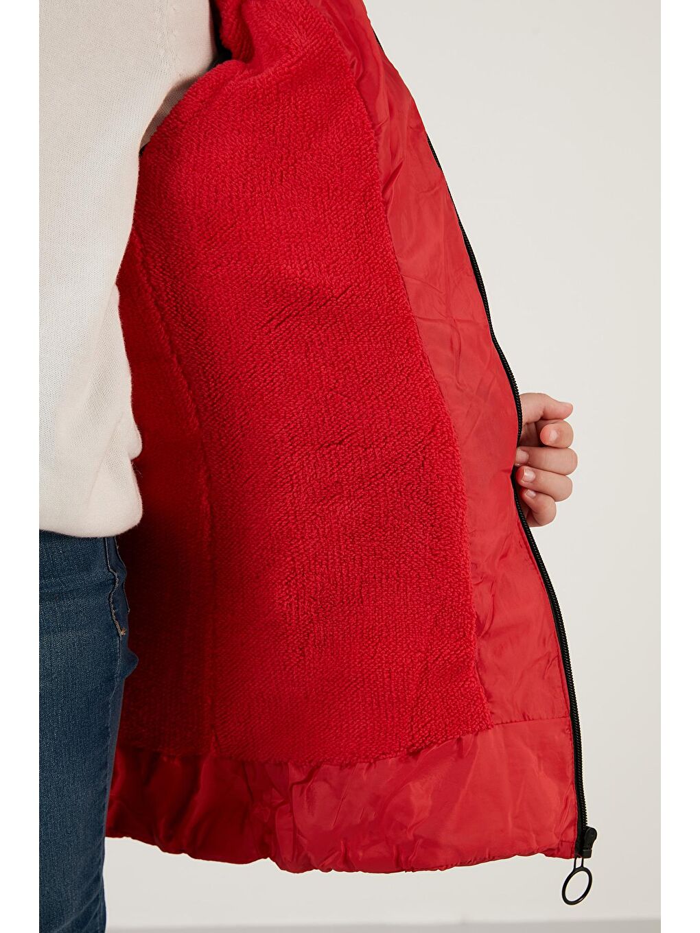 Kırmızı Yakası Suni Kürklü Çıkarılabilir Kapüşonlu Peluş Astarlı Kışlık Uzun Mont 5760003-3