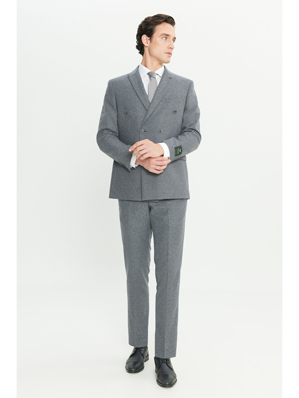 Erkek Gri Yün Slim Fit Dar Kesim Kırlangıç Yaka Kapak Cepli Kruvaze Takım Elbise-1