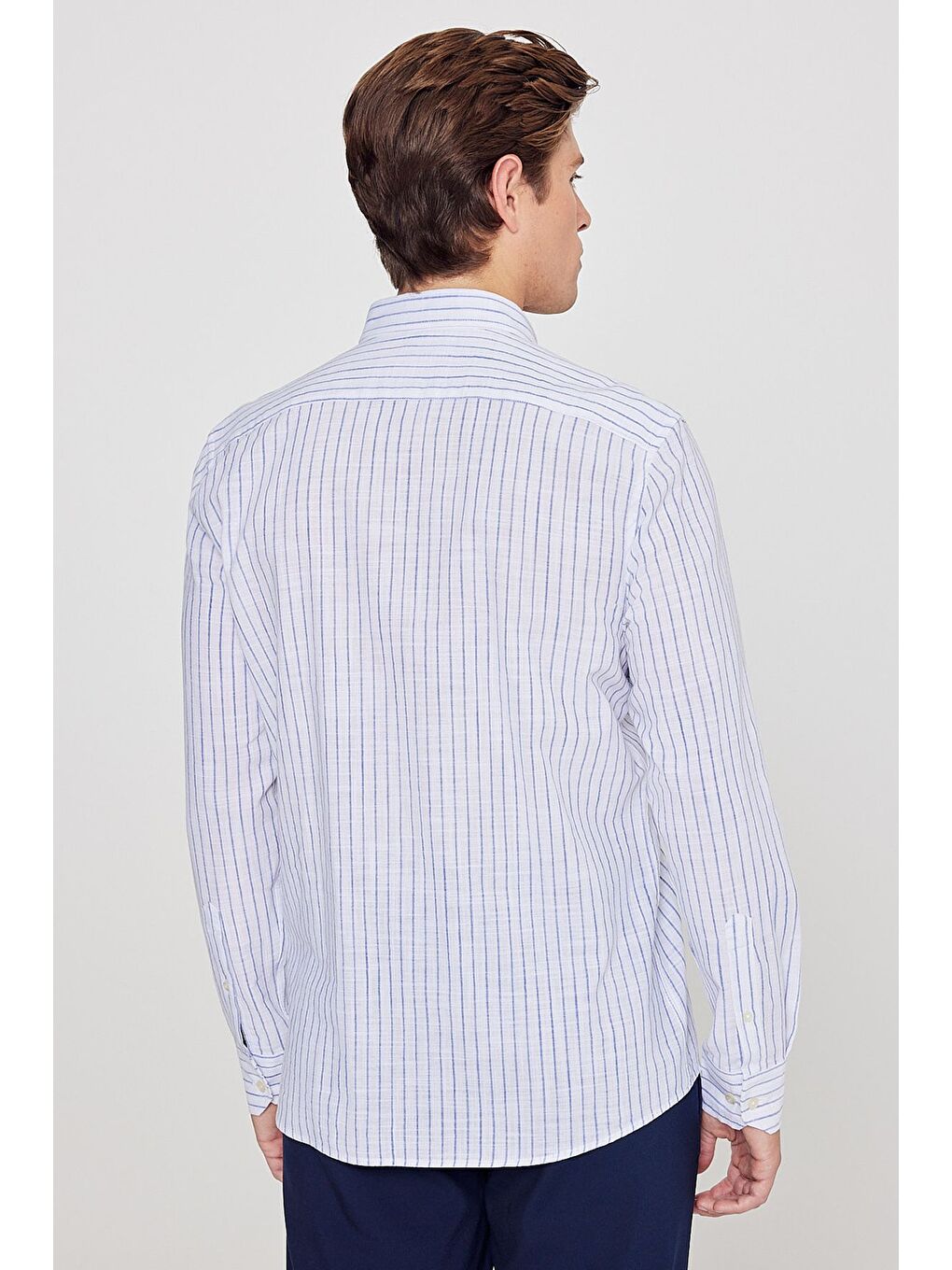 Erkek Lacivert %100 Pamuk Slim Fit Dar Kesim Düğmeli Yaka Armürlü Gömlek-4