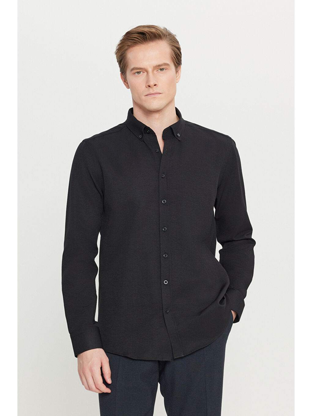 Erkek Siyah Tailored Slim Fit Dar Kesim Düğmeli Yaka Oxford Gömlek-4