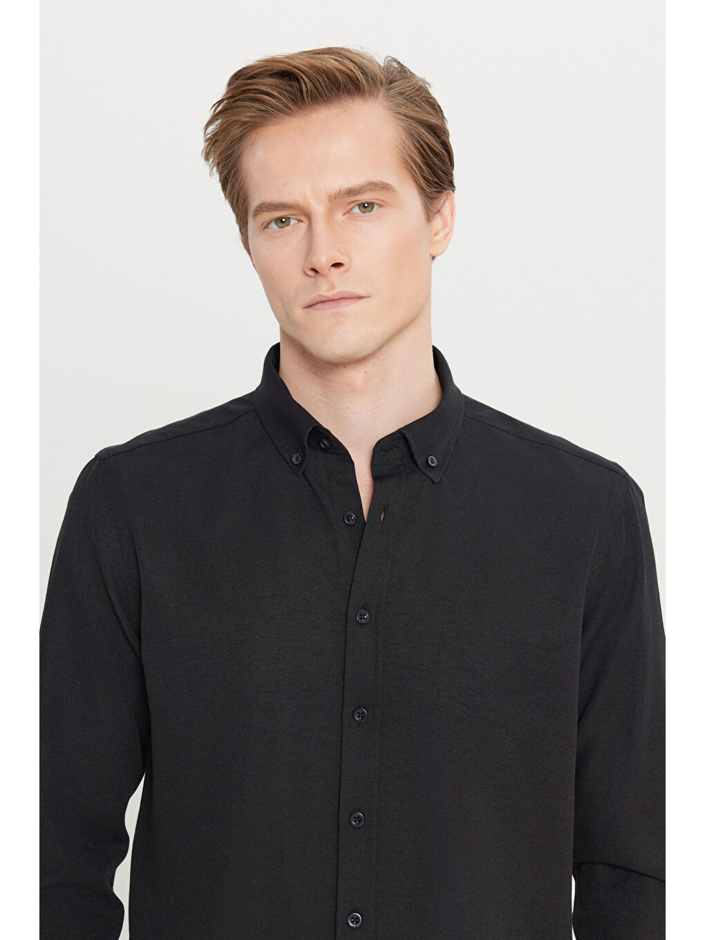 Erkek Siyah Tailored Slim Fit Dar Kesim Düğmeli Yaka Oxford Gömlek-5