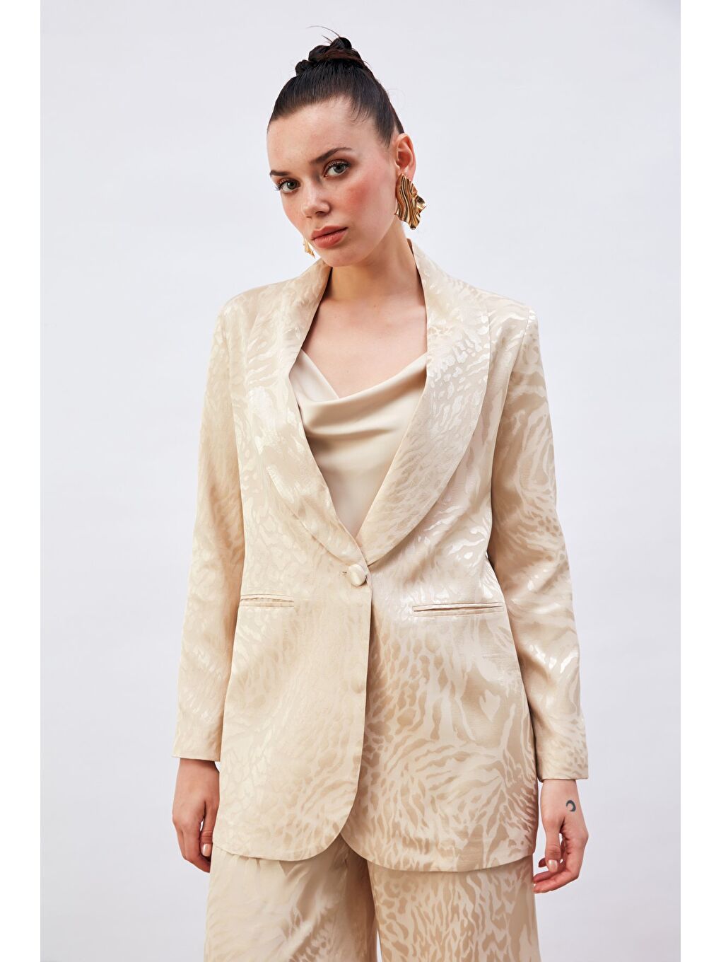 Desenli Saten Ceket - Bej-3