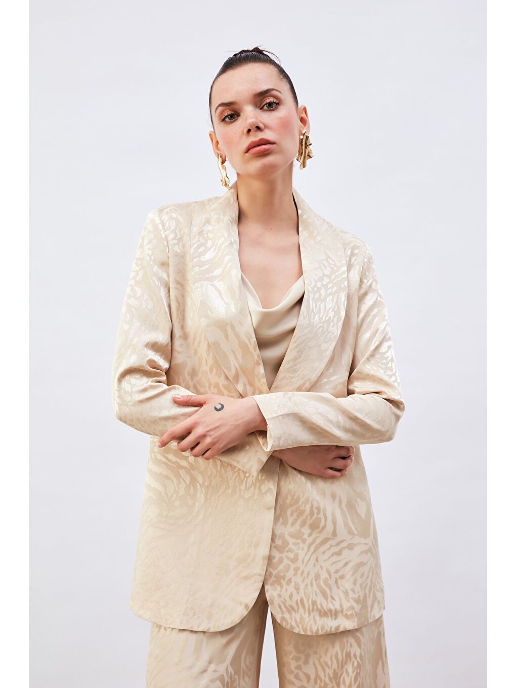 Desenli Saten Ceket - Bej-4