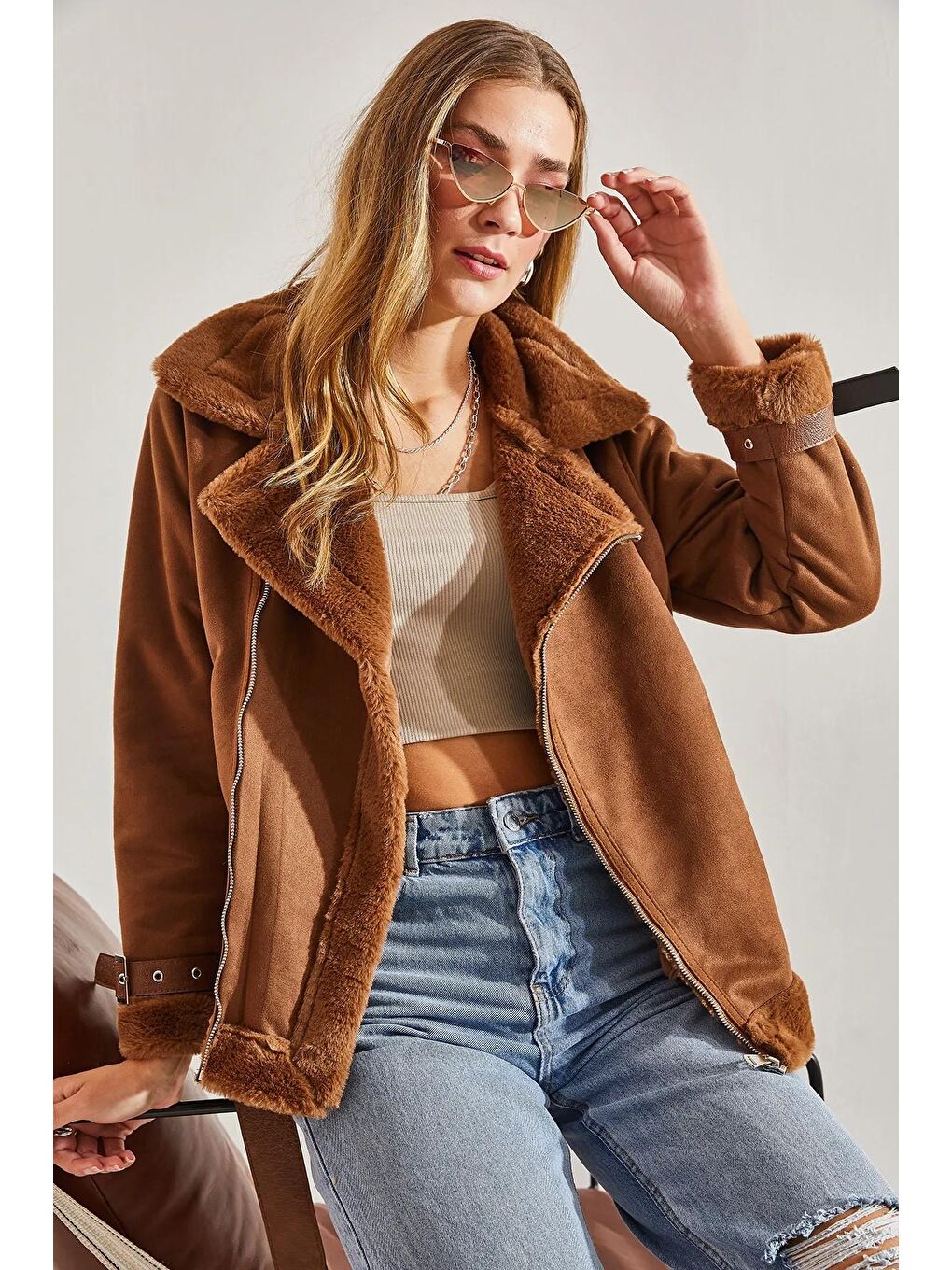 Kahverengi Kadın Lamine Süet Kemer Detaylı Mont-1