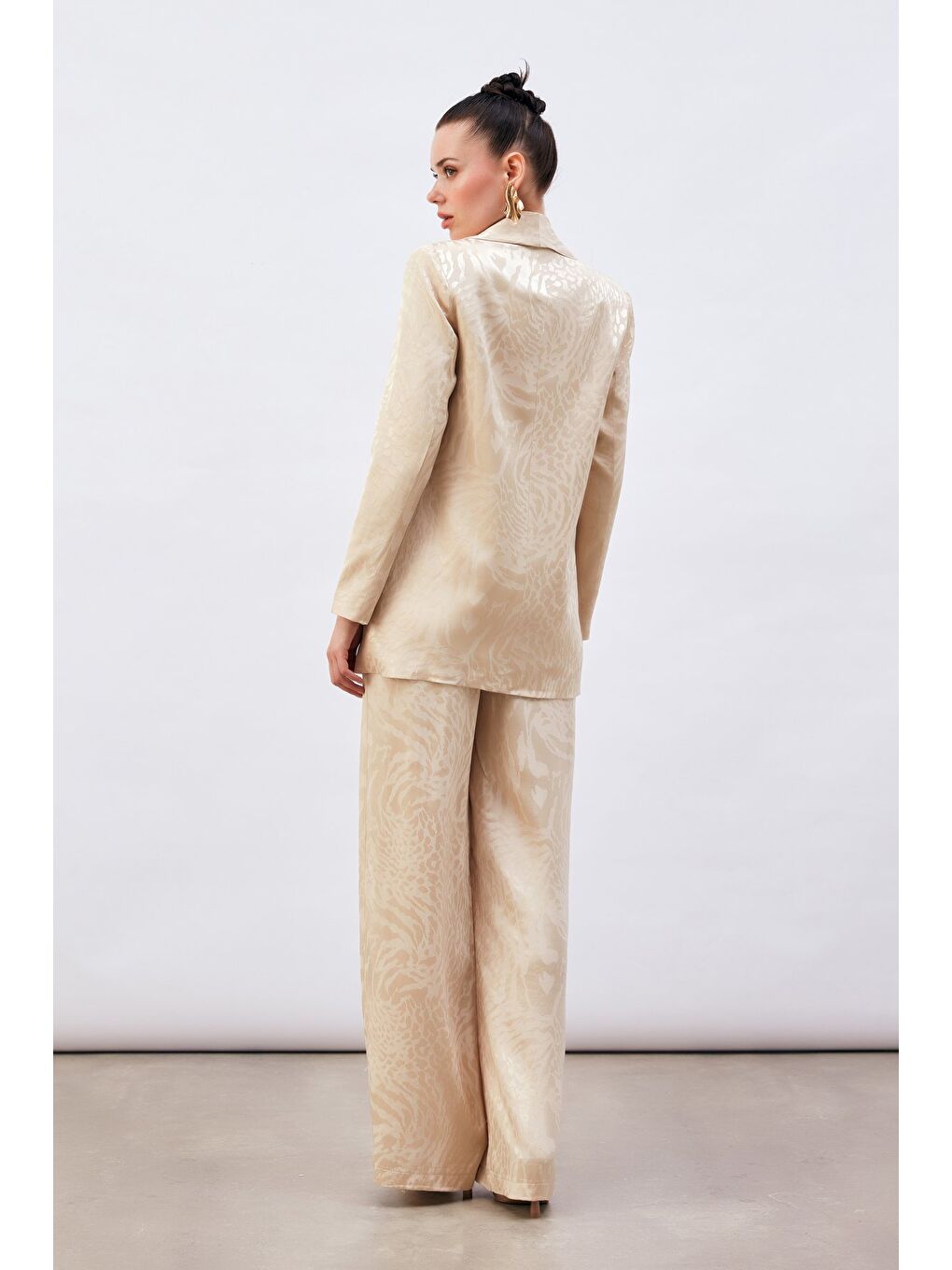 Desenli Saten Ceket - Bej-6