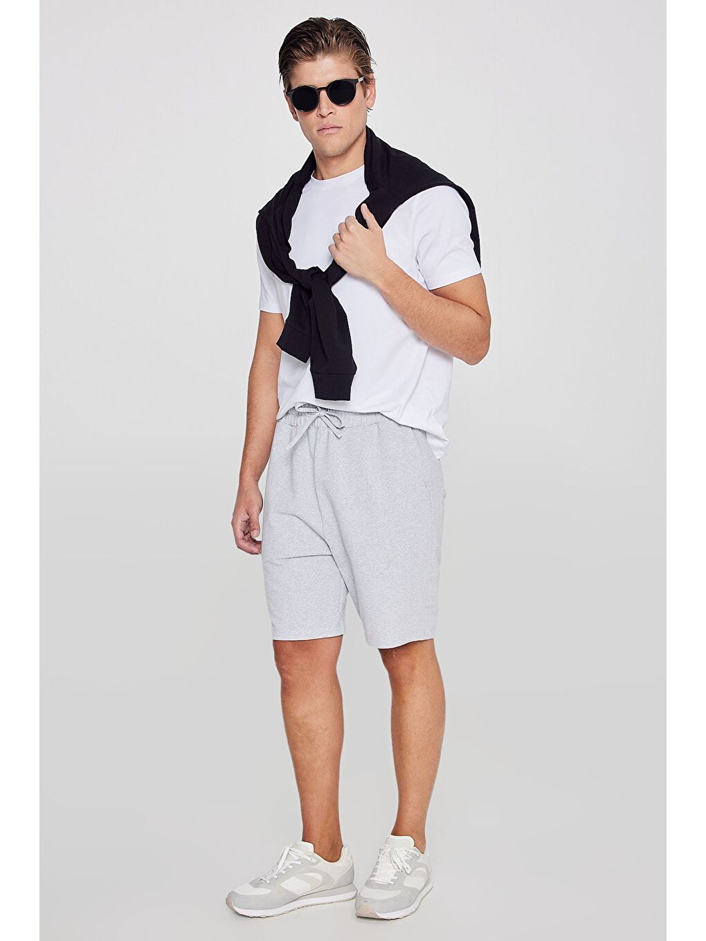 Erkek Gri Melanj Pamuklu Rahat Nefes Alabilen 2 İplik Cepli Örme Standart Fit Normal Kesim Şort-2