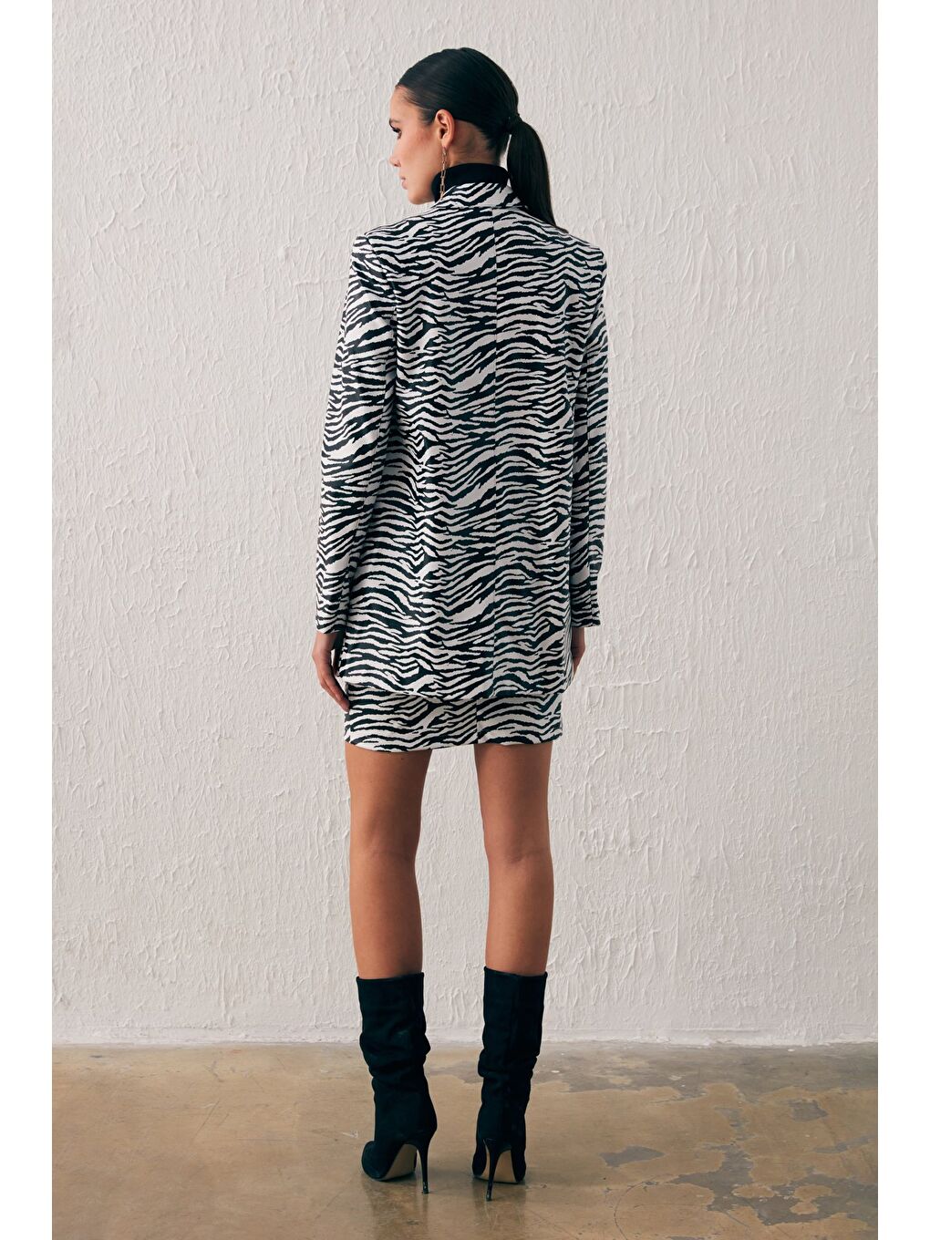 Zebra Desenli Deri Ceket - Ekru