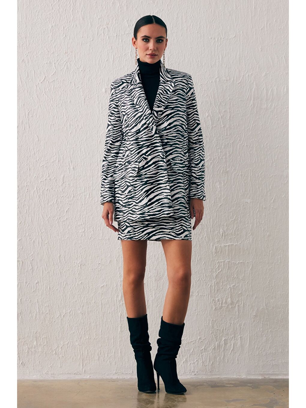 Zebra Desenli Deri Ceket - Ekru-1