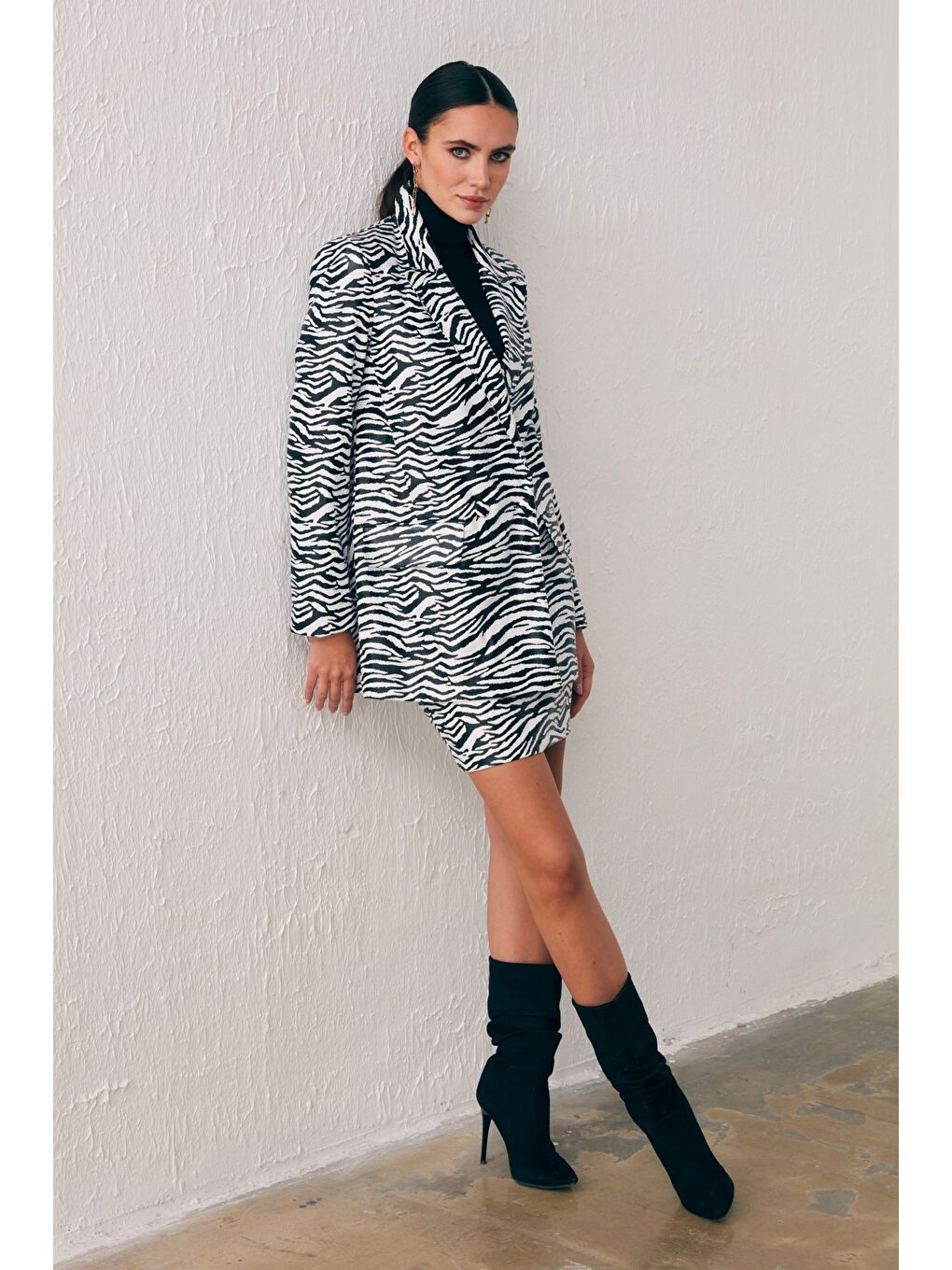 Zebra Desenli Deri Ceket - Ekru-3