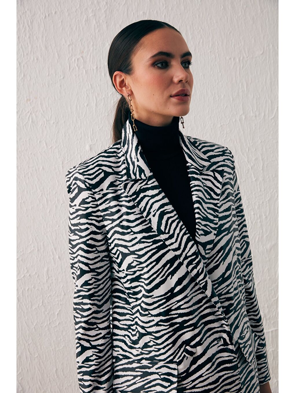 Zebra Desenli Deri Ceket - Ekru-6