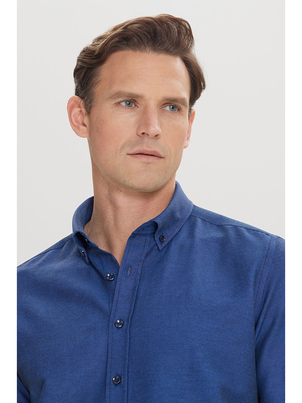 Erkek Koyu Lacivert Tailored Slim Fit Dar Kesim Düğmeli Yaka Oxford Gömlek-5