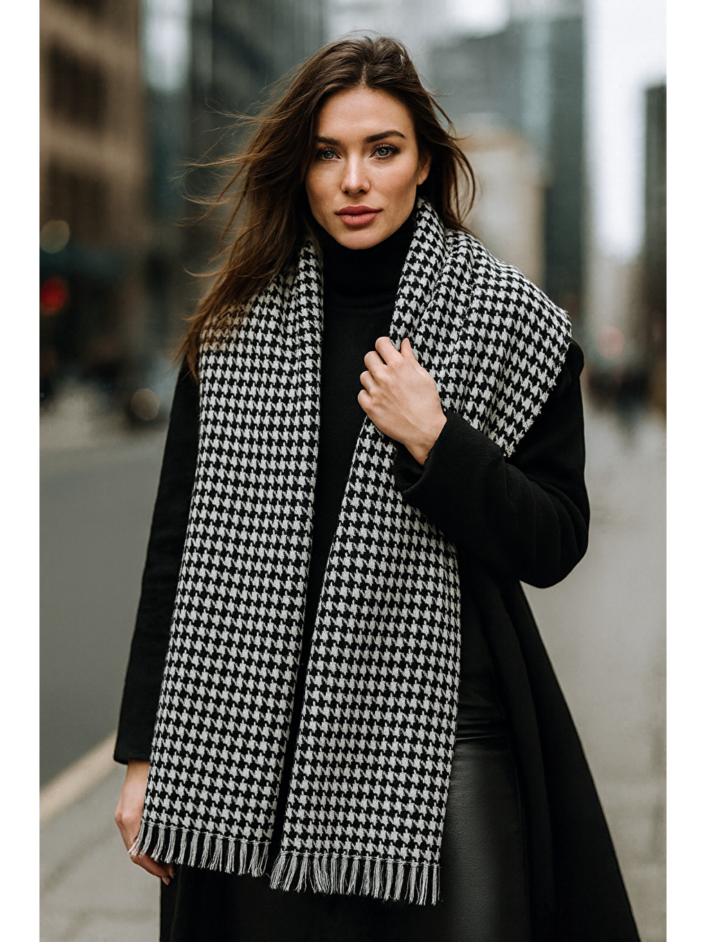 Kadın Siyah Kazayağı Desenli Atkı - Şal 70x180 Cm Sal1220-1