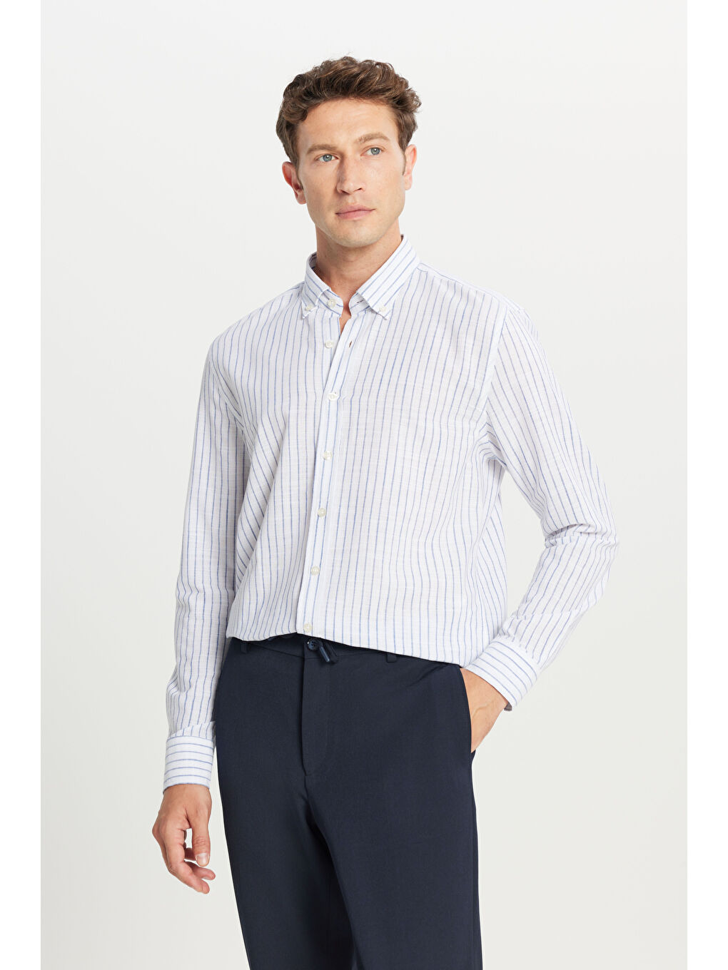 Erkek Lacivert %100 Pamuk Slim Fit Dar Kesim Düğmeli Gömlek Yaka Armürlü Gömlek