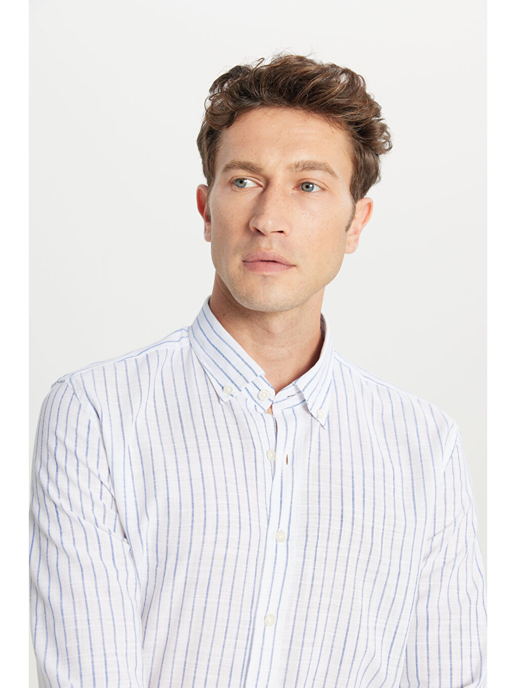 Erkek Lacivert %100 Pamuk Slim Fit Dar Kesim Düğmeli Gömlek Yaka Armürlü Gömlek-3