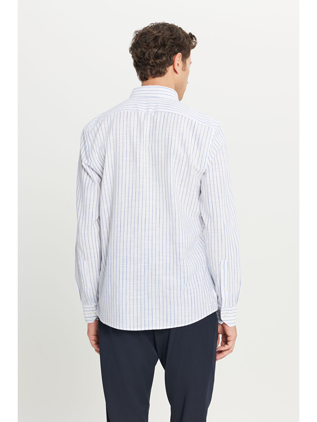 Erkek Lacivert %100 Pamuk Slim Fit Dar Kesim Düğmeli Gömlek Yaka Armürlü Gömlek-4