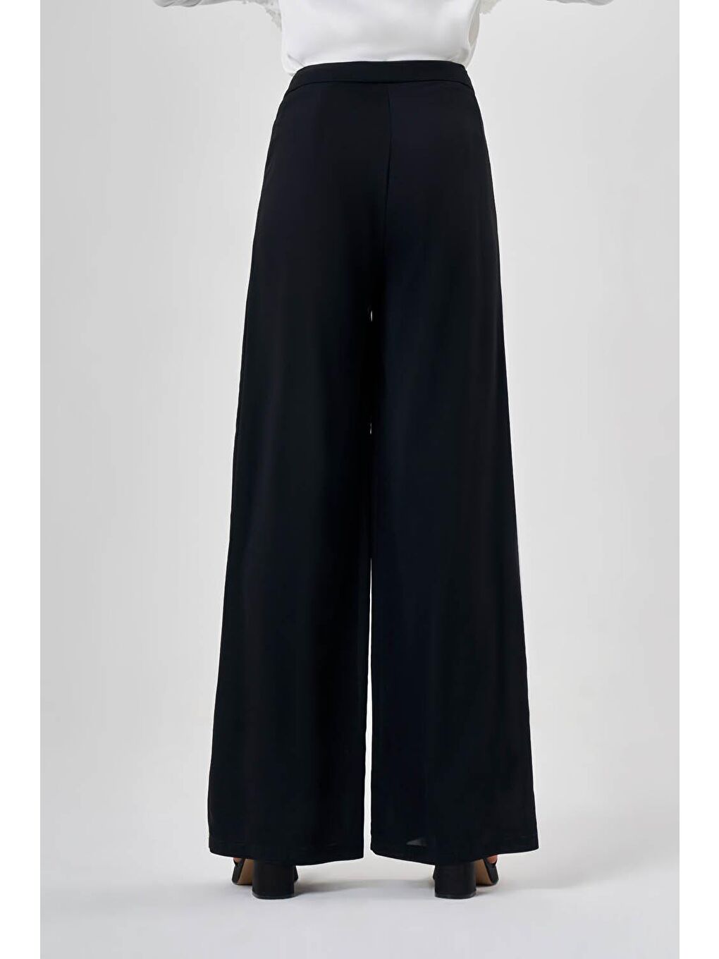 Önü Kırma Pliseli Siyah Pantolon-3