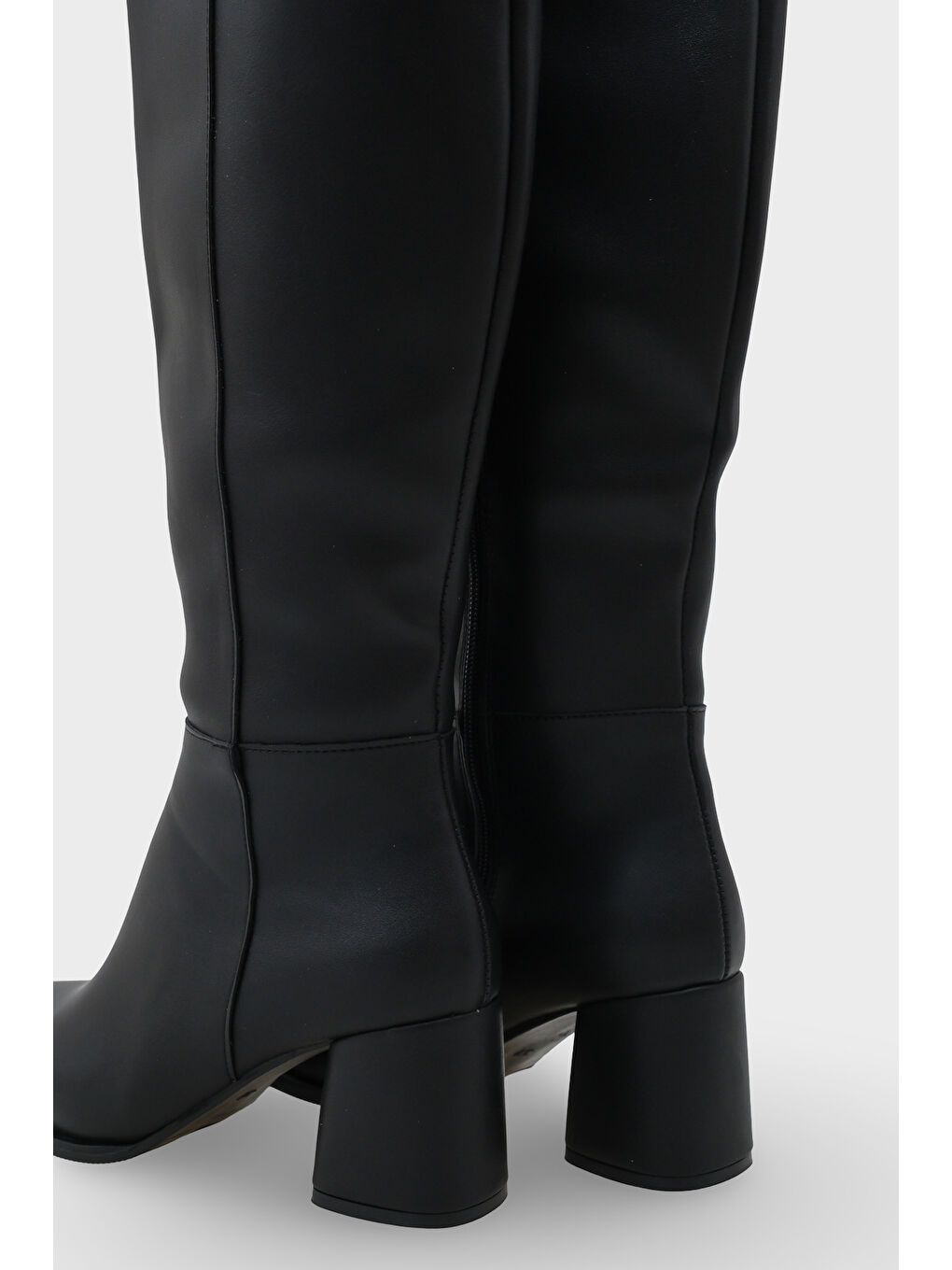 Siyah Cathrine Oval Burunlu Yandan Fermuarlı Topuklu Kadın Çizme-5