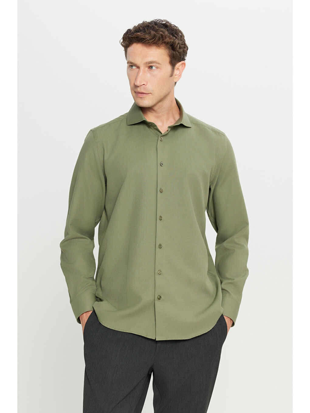 Erkek Haki Tailored Slim Fit Dar Kesim Küçük İtalyan Yaka Armürlü Oxford Gömlek-2