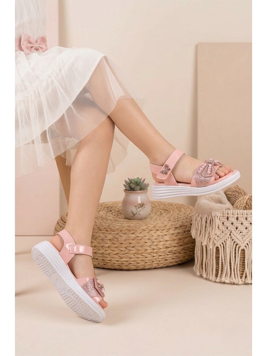 Pembe Butiq 8311 İnci Boncuk Aksesuarlı Cırtlı Kız Çocuk Sandalet-2