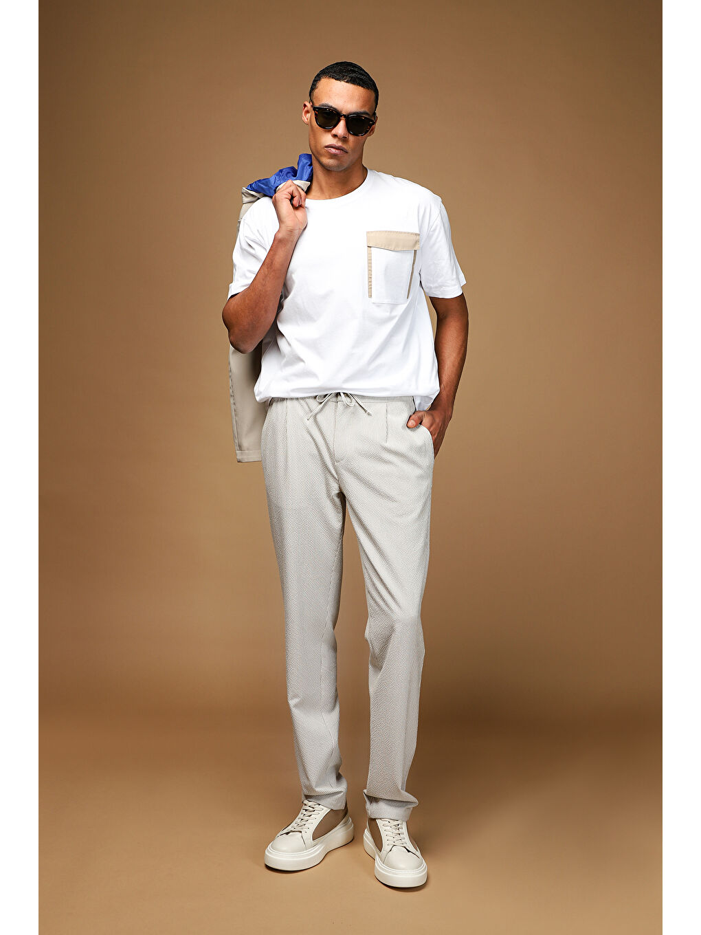 Kahverengi Elastanlı Çizgili Beli Lastikli İpli Pileli Klasik Kumaş Pantolon-2