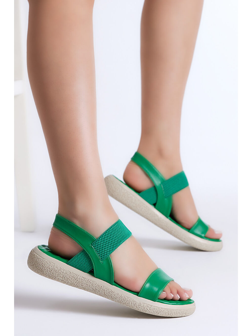 Kadın Yeşil Cilt Tek Bantlı Lastikli Sandalet-2