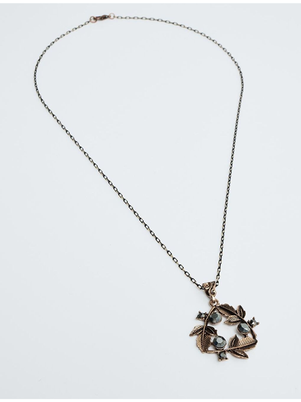 Sarı Bronz Taşlı Yaprak Figürlü Zincir Kolye