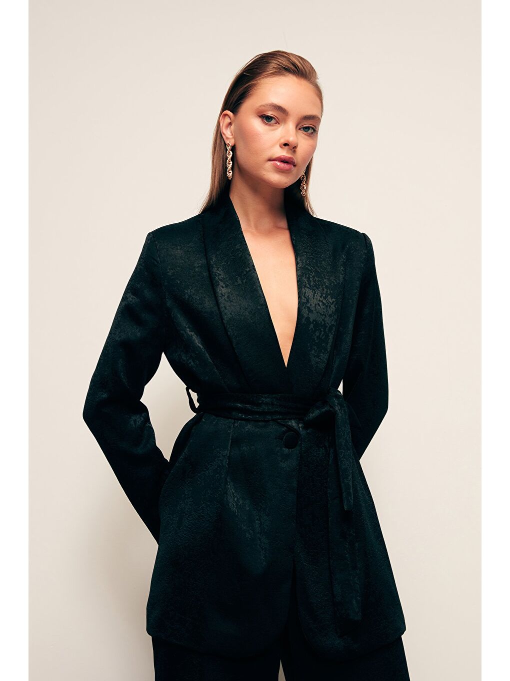 Kuşaklı Uzun Ceket - Siyah