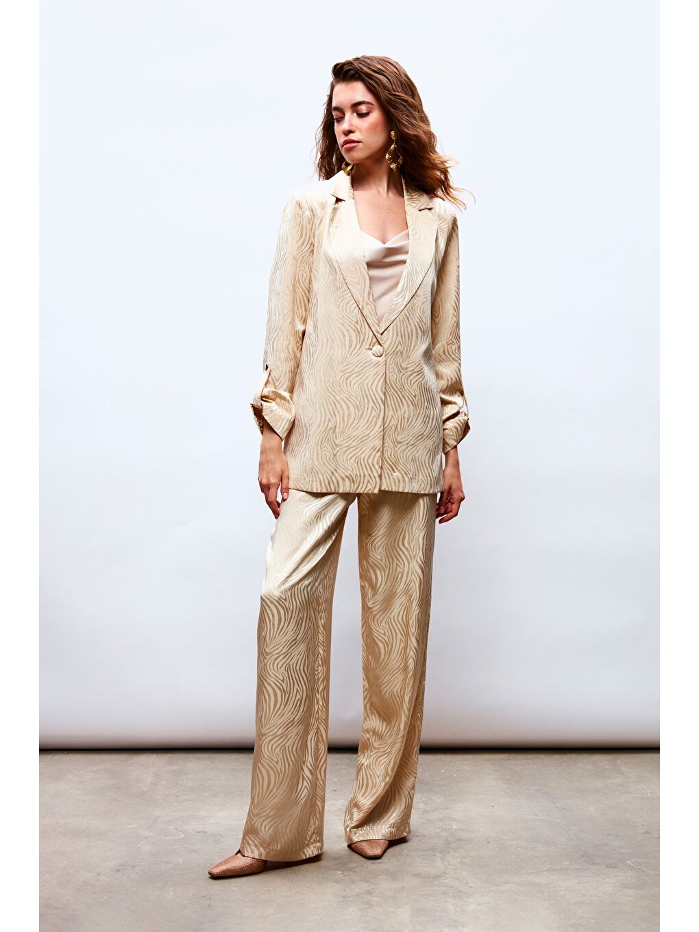 Katlanabilir Kol Detaylı Ceket - Bej