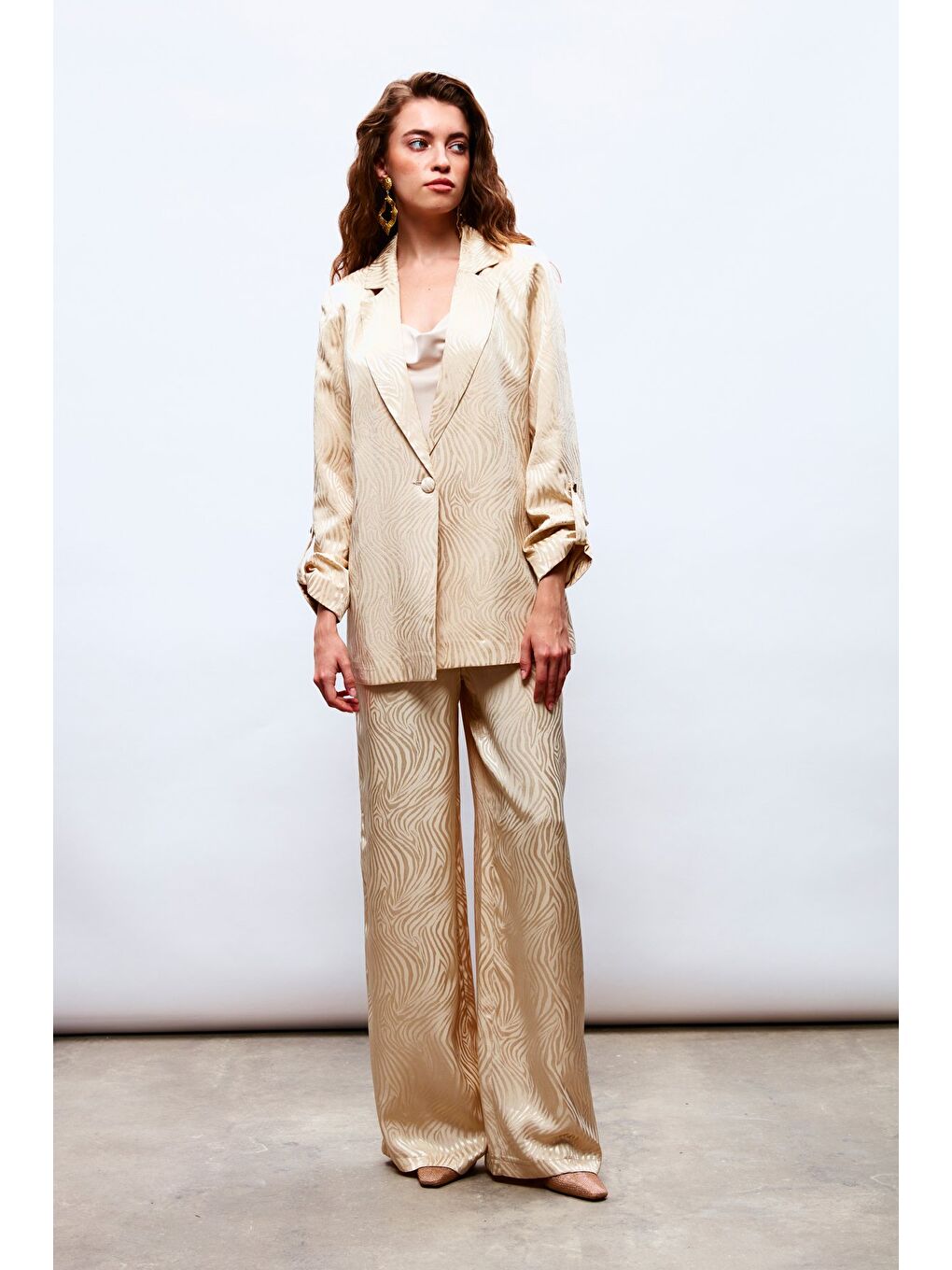 Katlanabilir Kol Detaylı Ceket - Bej-1