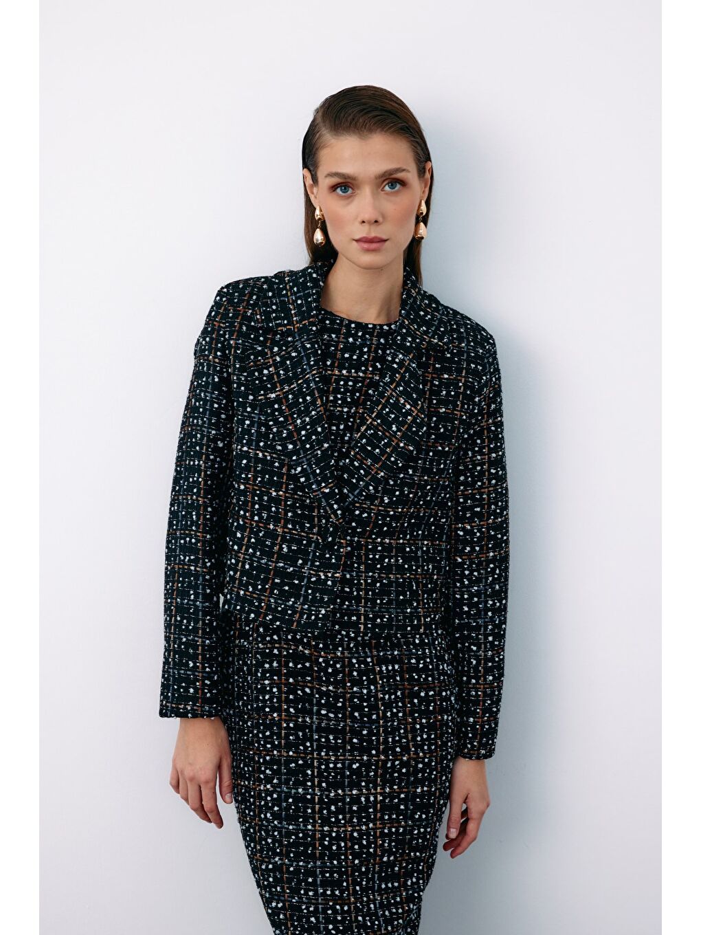 Düğmeli Tüvit Kısa Ceket - Siyah-1