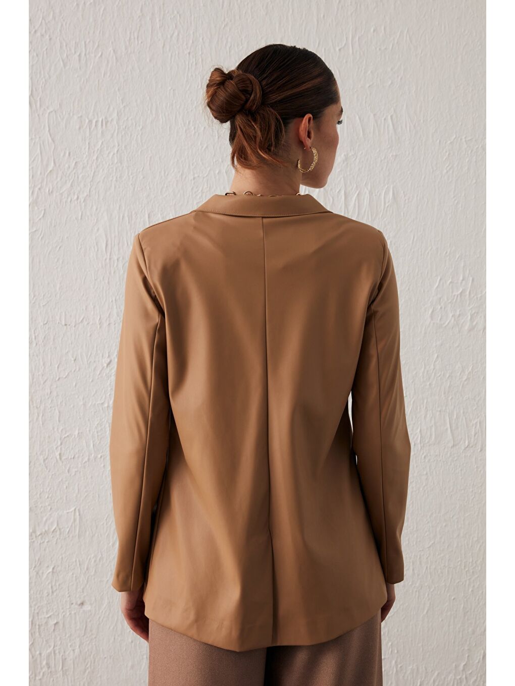 Düğme Detaylı Kruvaze Deri Ceket - Bej-4