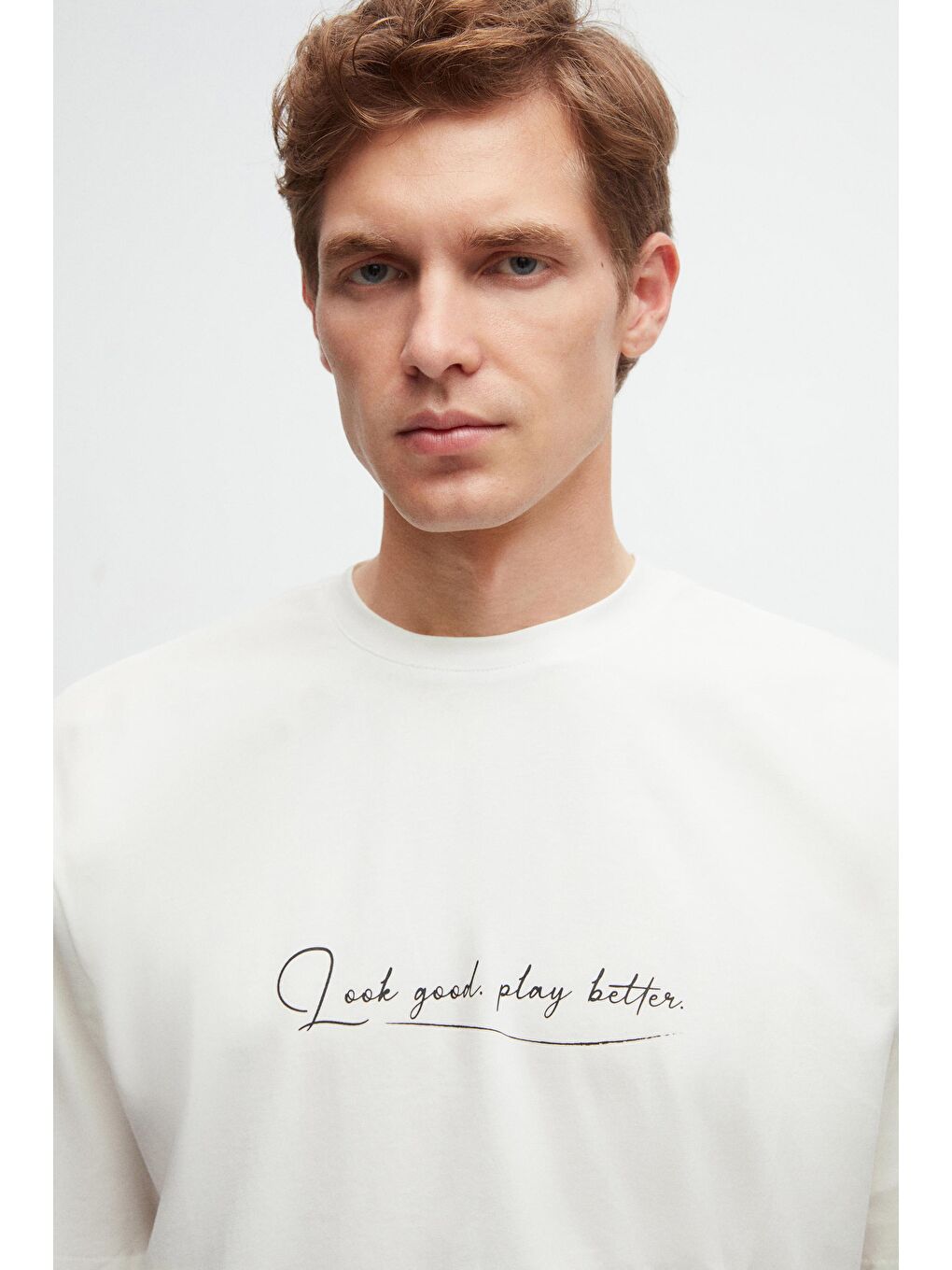 Oversize Beyaz Baskılı %100 Pamuk Tişört-1