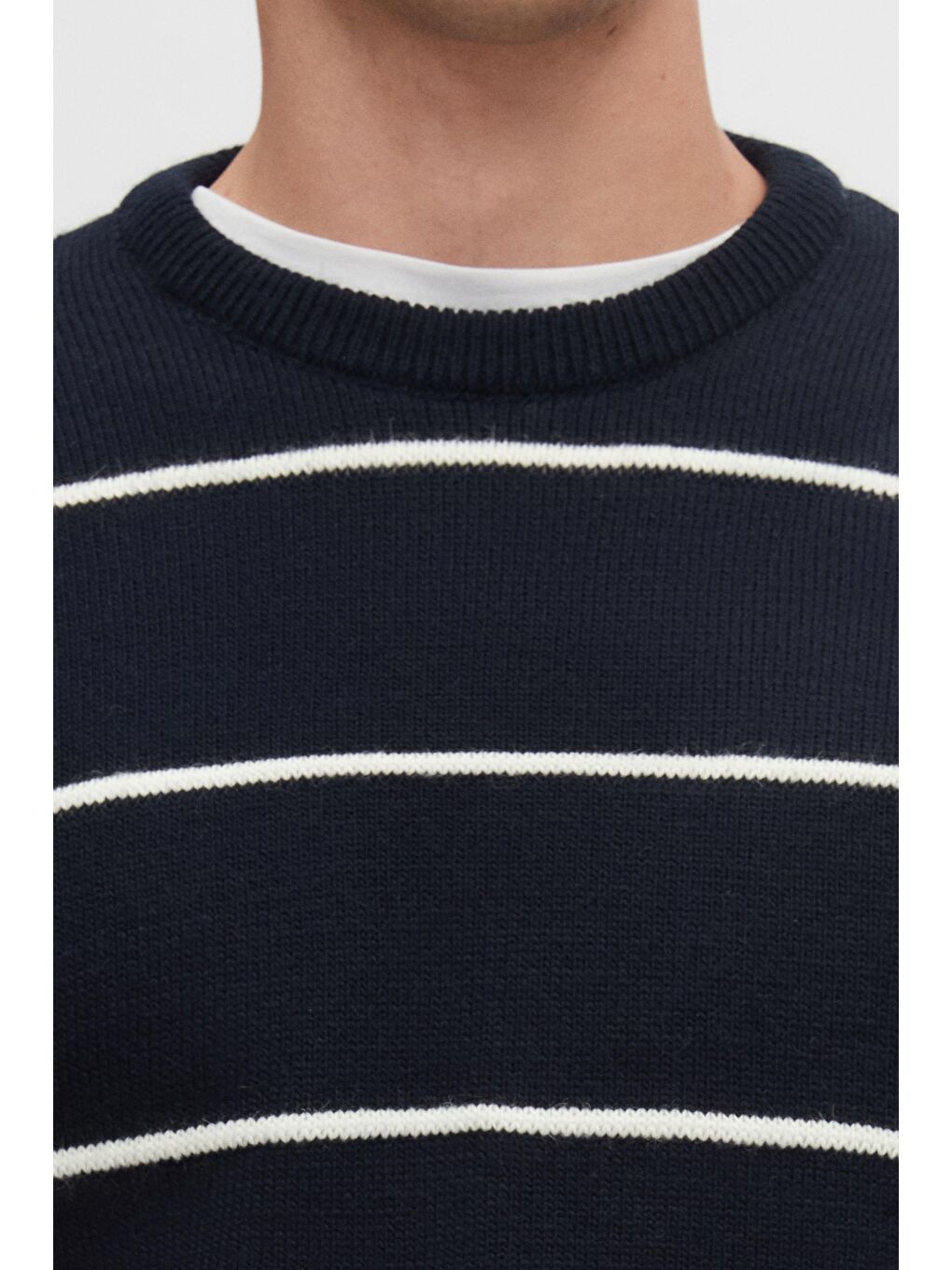 Regular Fit Lacivert Çizgili Tüylenme Yapmayan Bisiklet Yaka Triko Kazak-2