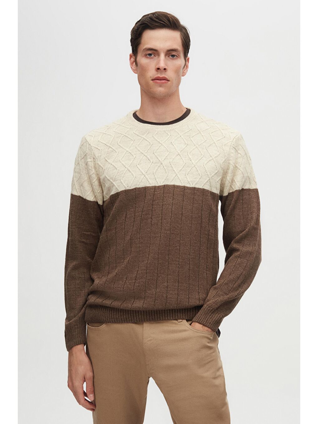 Regular Fit Kahverengi Baklava Tüylenme Yapmayan Bisiklet Yaka Triko Kazak