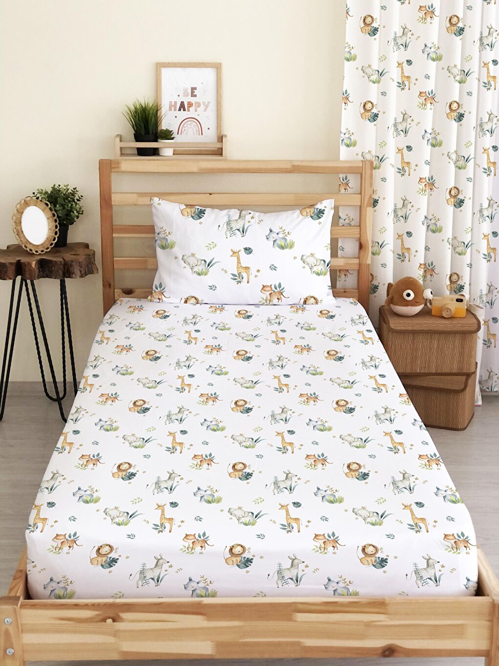 Karışık Hayvan Desen Baskılı Tek Kişilik Lastikli Çarşaf Seti Beyaz 100x200 cm