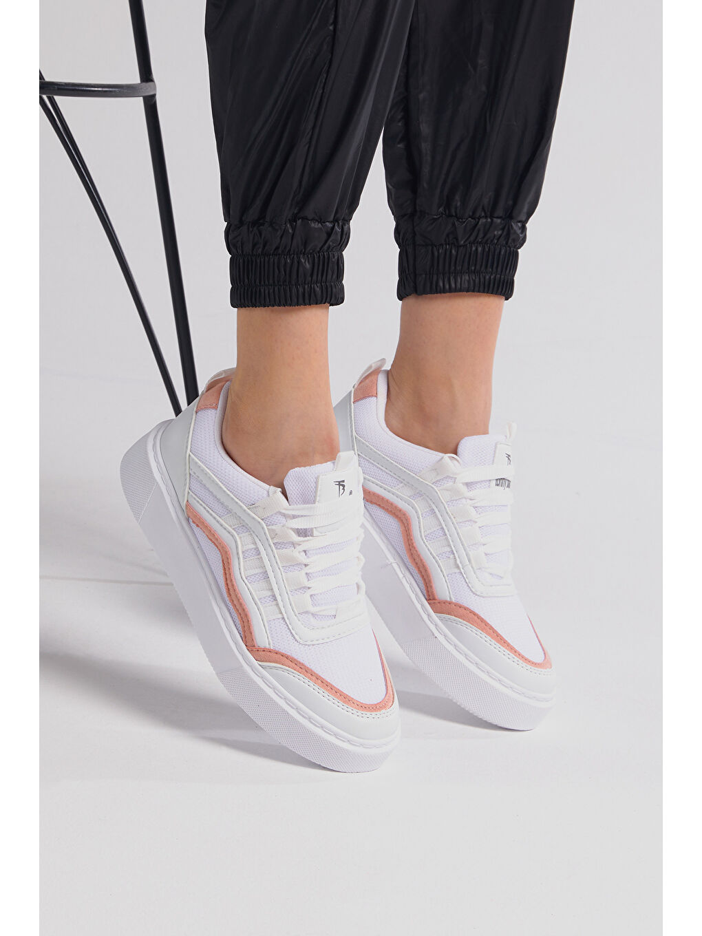 Kadın Beyaz Pudra Eva Faylon Taban Yanı Çizgili Sneaker-4