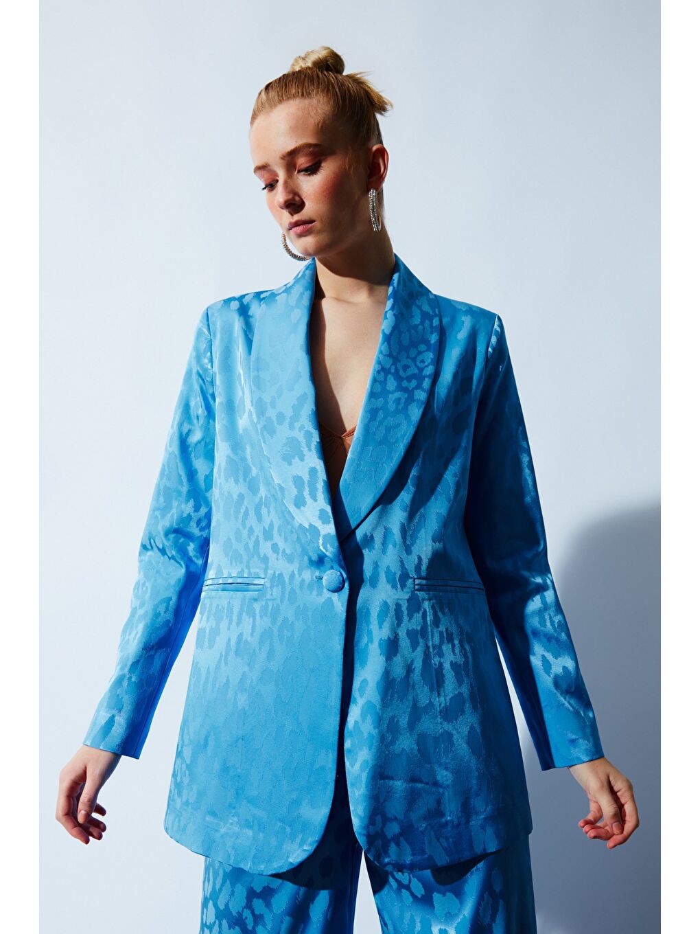Geniş Desenli Saten Ceket - Mavi-1