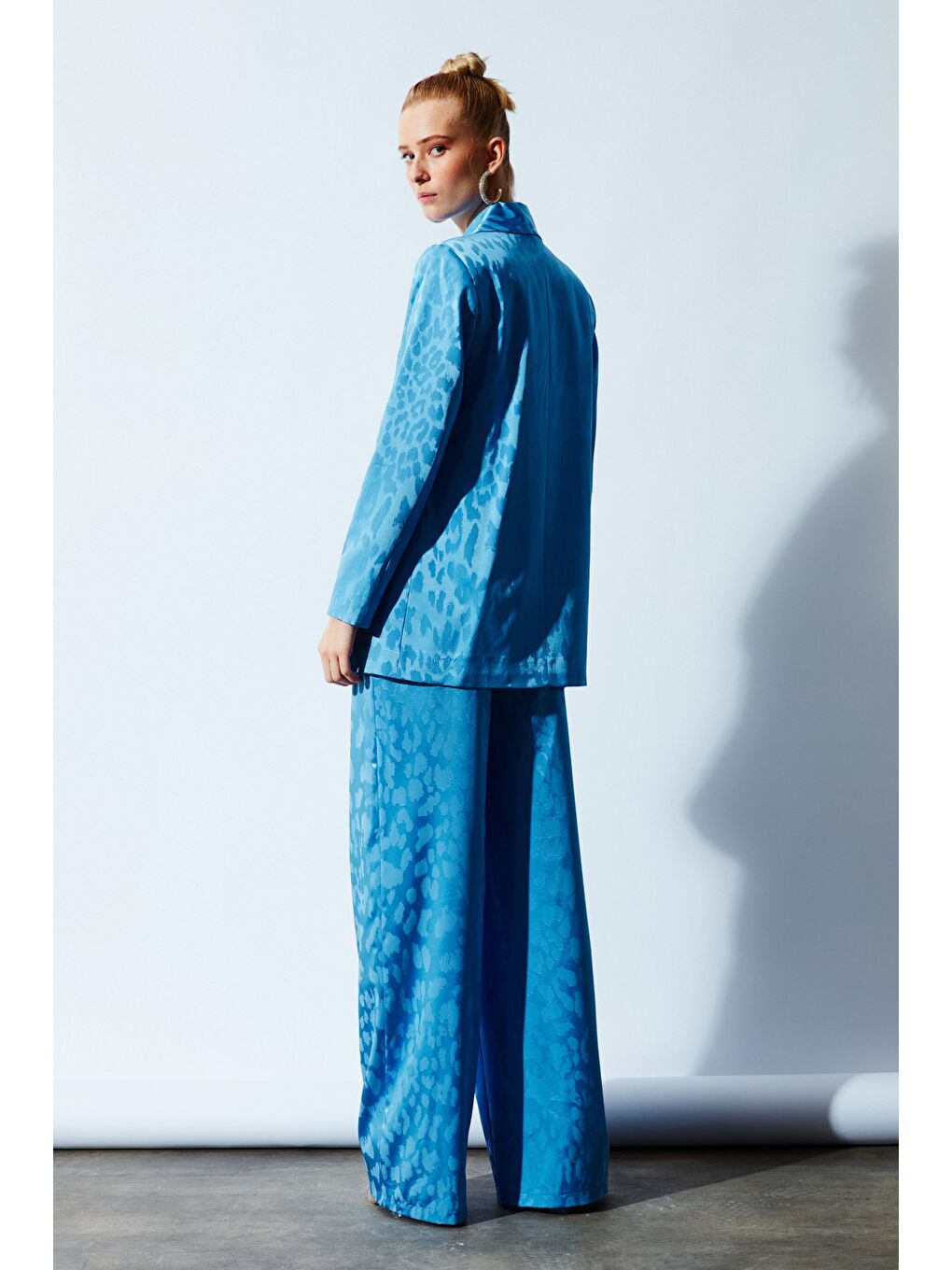 Geniş Desenli Saten Ceket - Mavi-5