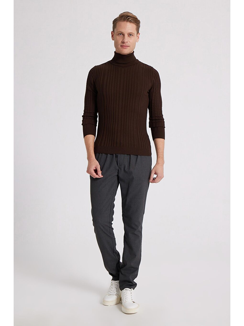 Slim Fit Kahverengi Fitilli Pamuk Karışımlı Boğazlı Triko Kazak-4