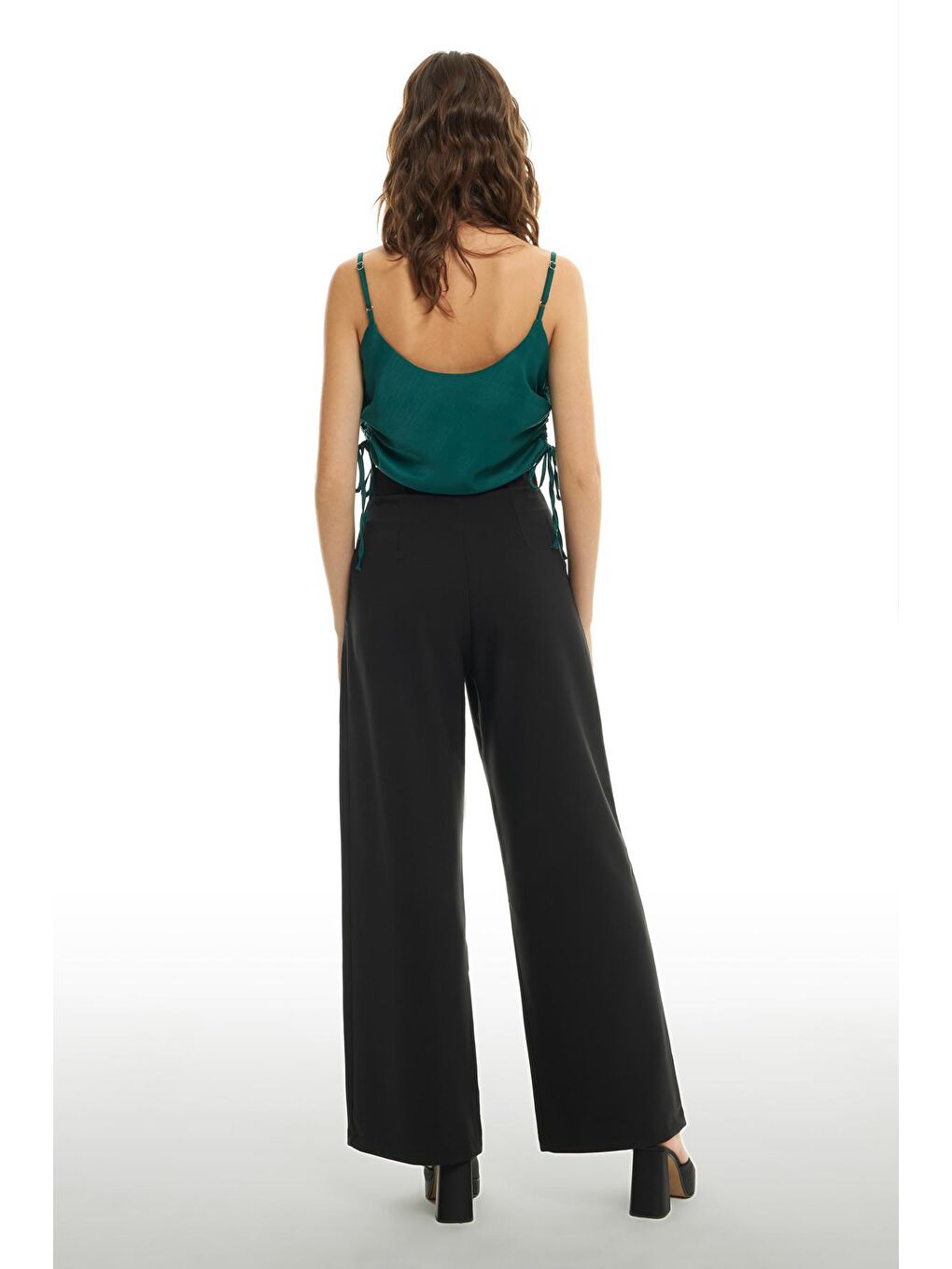 Yüksek Bel Geniş Paça Cepli Pantolon Siyah-4