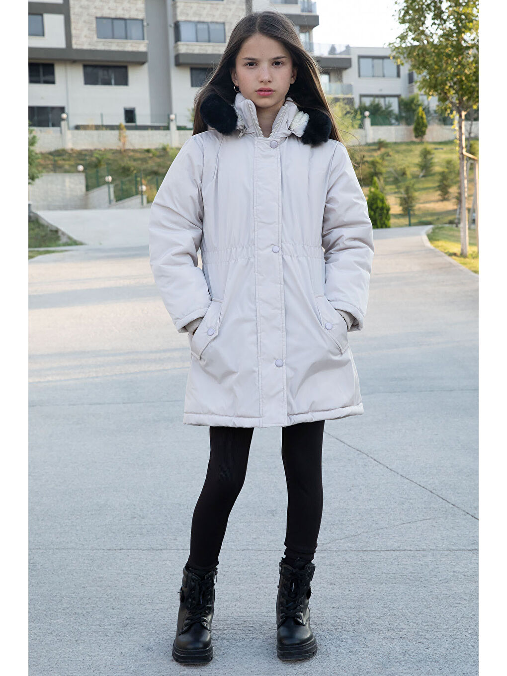 Bej Çıtçıtlı Cepli Esnek Bel İçi Kürklü Kız Çocuk Kapüşonlu Mont 21302