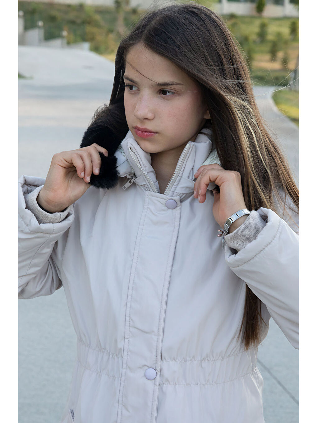 Bej Çıtçıtlı Cepli Esnek Bel İçi Kürklü Kız Çocuk Kapüşonlu Mont 21302-2