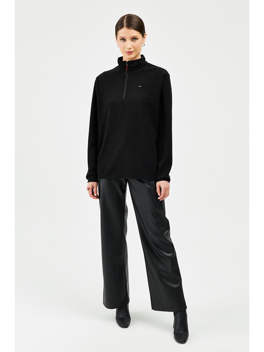 Siyah Kadın Dik Yaka Yarım Fermuar Kışlık Sweatshirt BPO-001-1