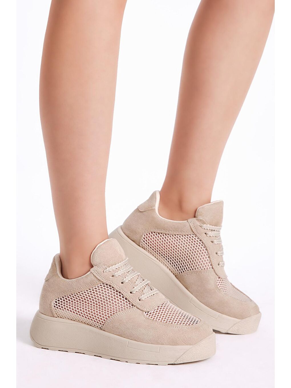 Kadın Bej Rahat Kalıp Yüksek Taban Nefes Alabilen Kumaş Bağcıklı Sneaker-2
