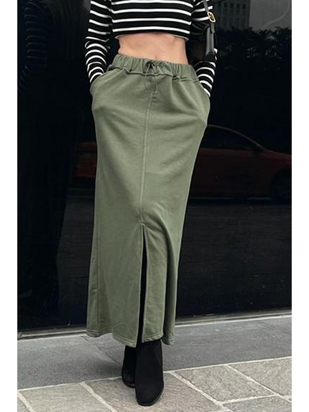 Haki Yeşili Önü Yırtmaç Detaylı Kadın Midi Etek MG1614-1