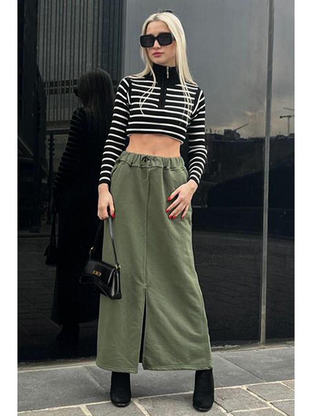 Haki Yeşili Önü Yırtmaç Detaylı Kadın Midi Etek MG1614-2