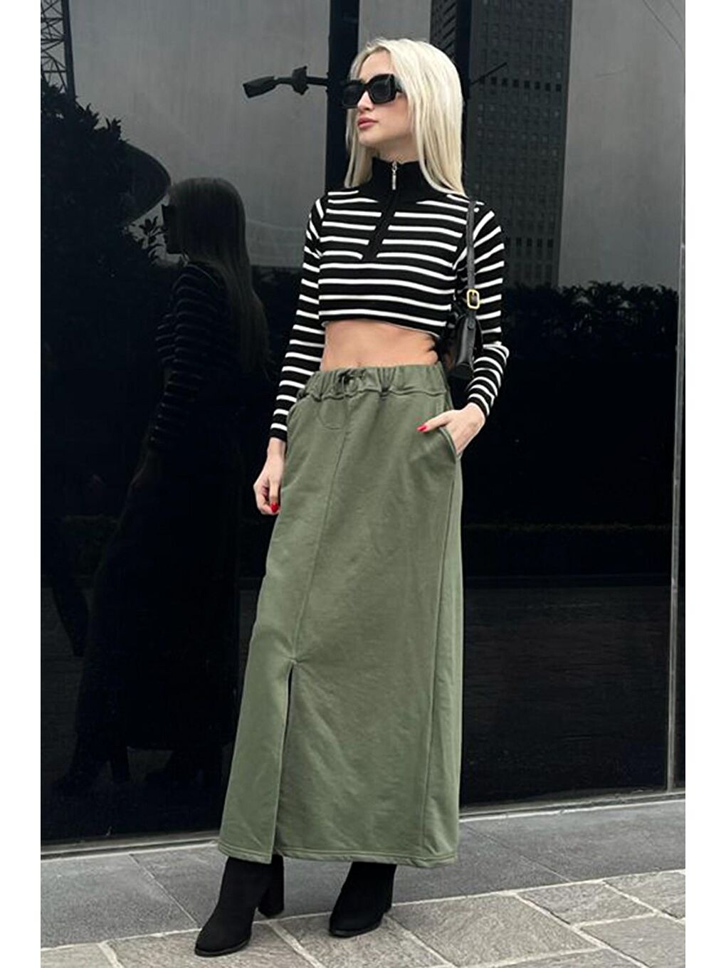 Haki Yeşili Önü Yırtmaç Detaylı Kadın Midi Etek MG1614-3