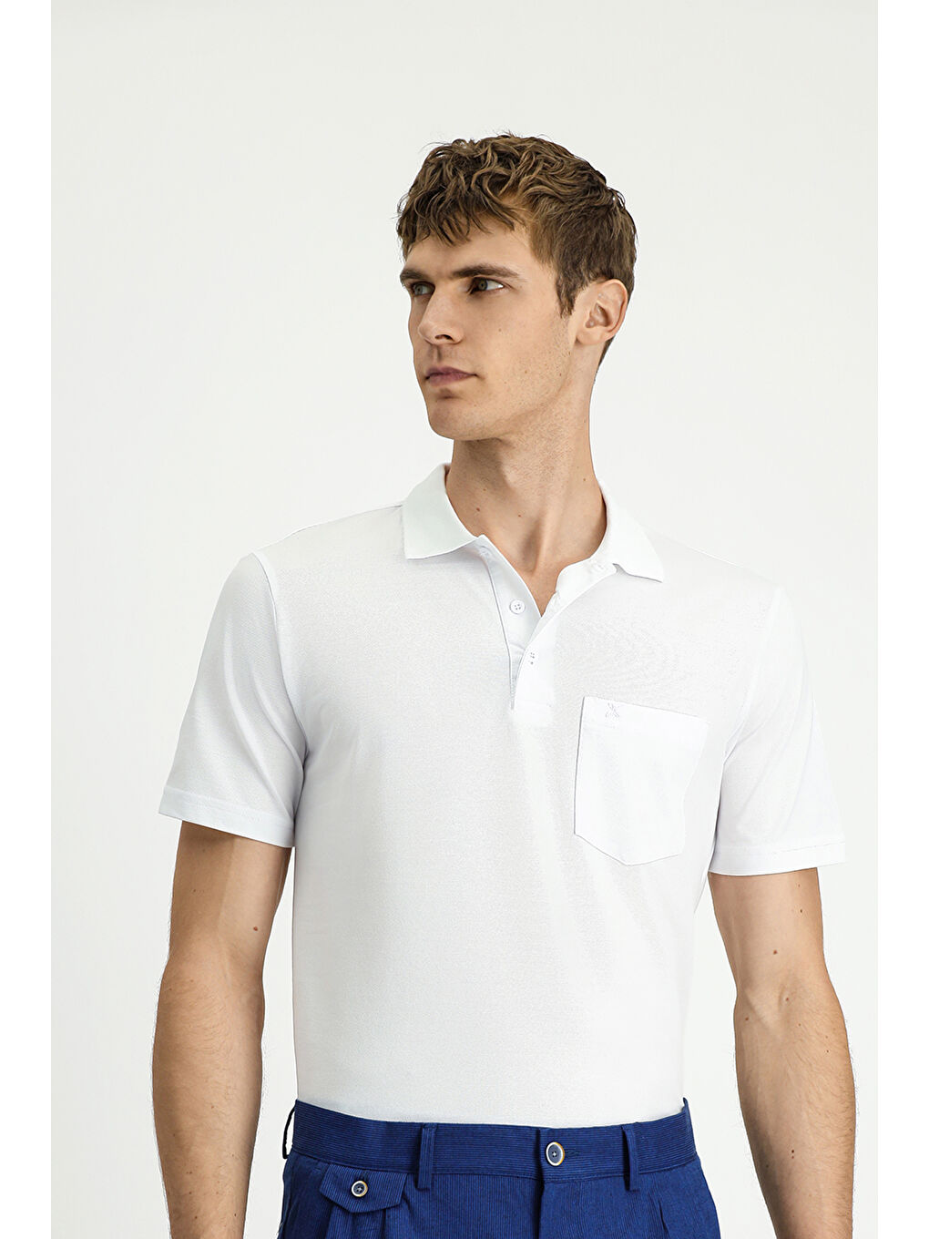 Beyaz Regular Fit Pamuklu Nakışlı Cepli Polo Yaka Tişört-3