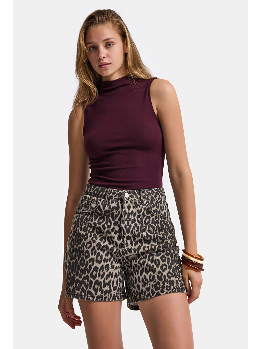 Kahverengi Kadın Leopar 1w6-26 Midi Relax Fit Denim Şort-6