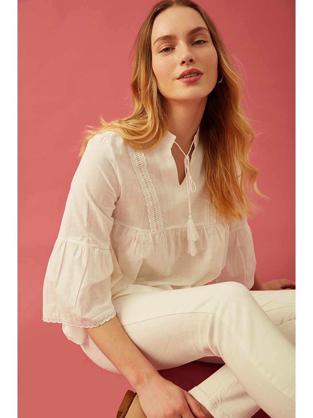 Ekru Yaka Bağlamalı Volanlı Bluz-1